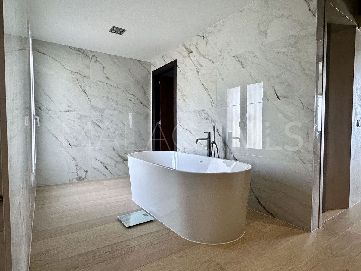 Villa for sale in Benahavis
