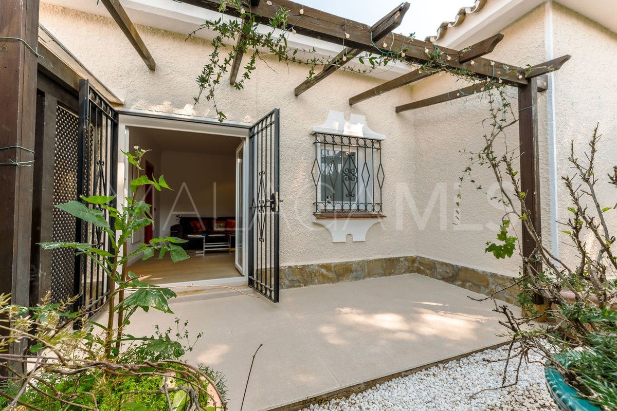 Villa for sale in Benahavis