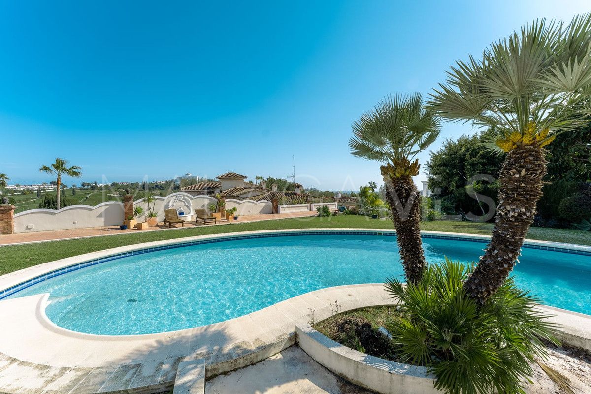 Villa for sale in Benahavis