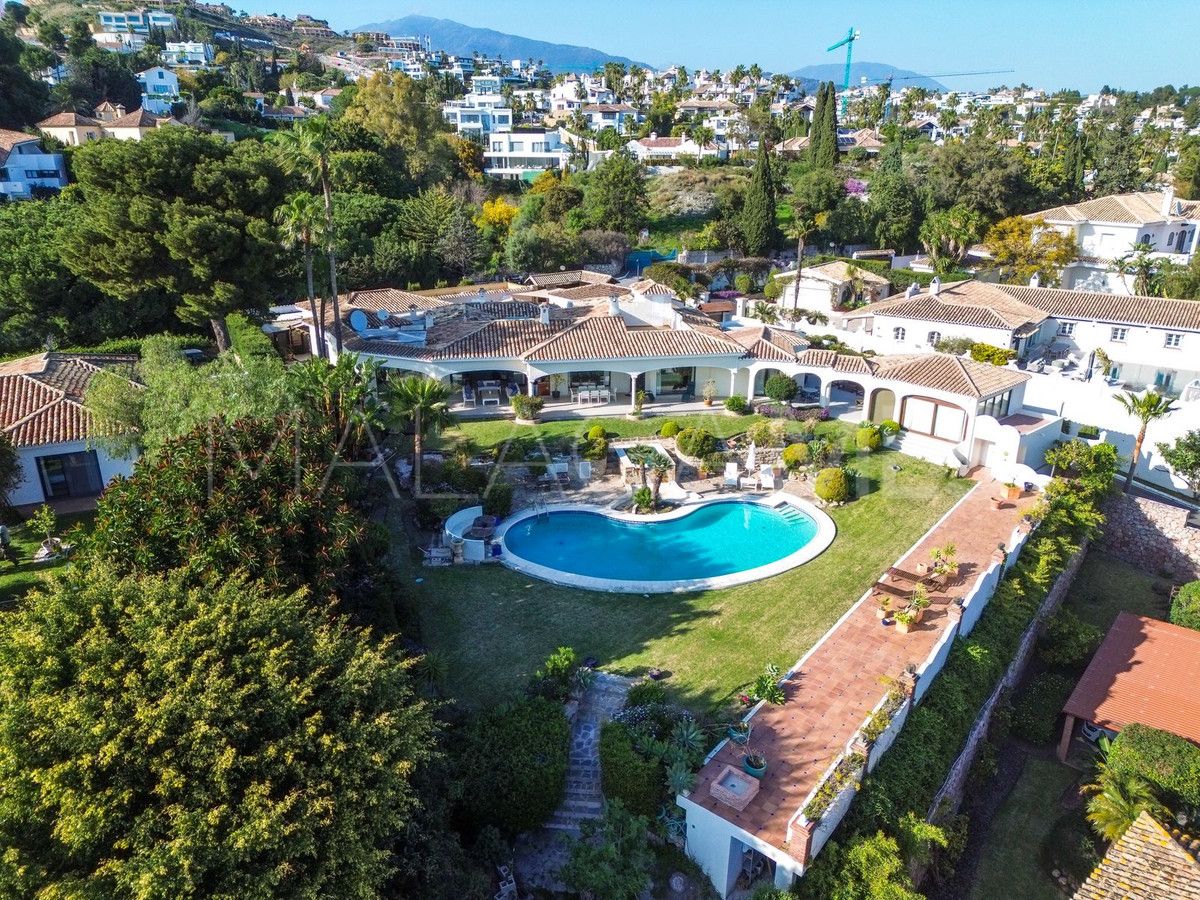 Villa for sale in Benahavis