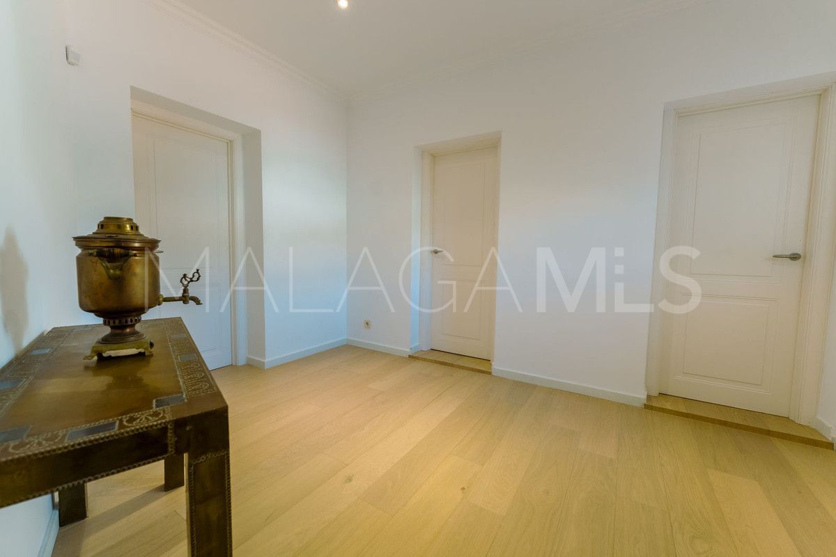 Villa for sale in Benahavis