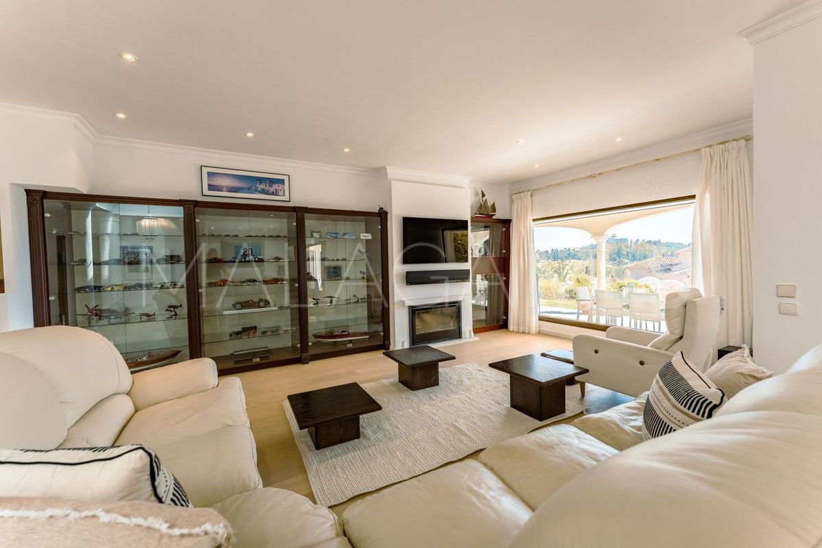 Villa for sale in Benahavis