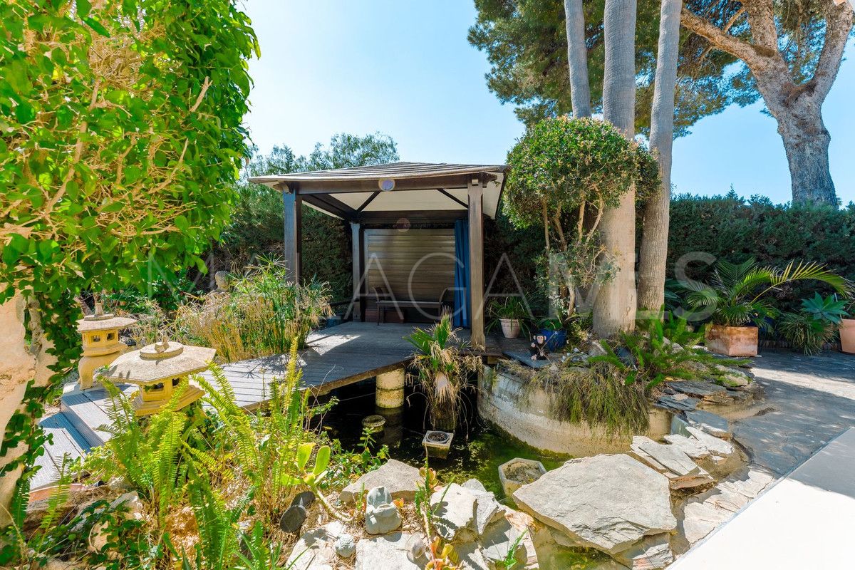 Villa for sale in Benahavis