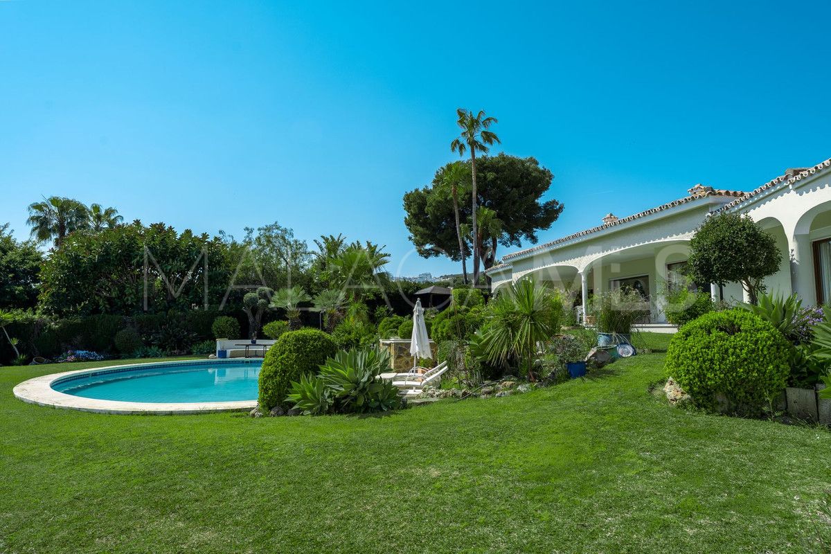 Villa for sale in Benahavis