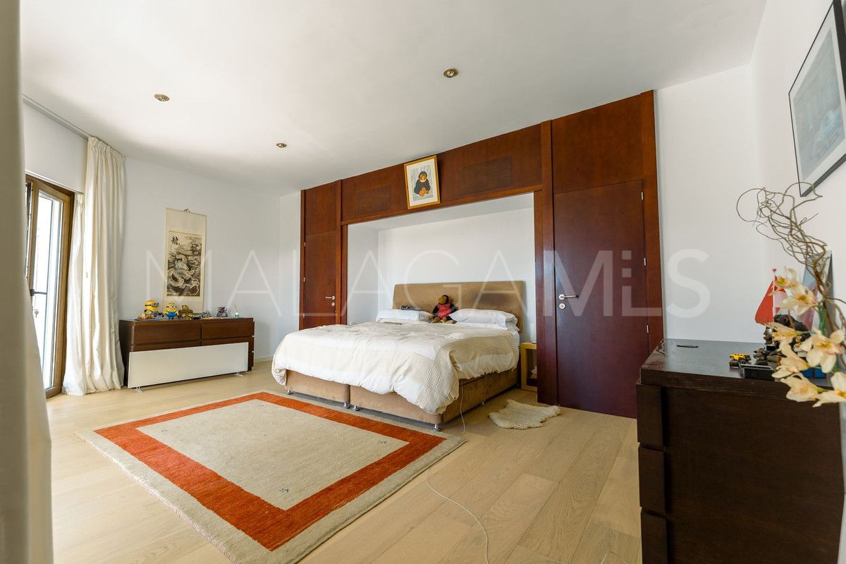 Villa for sale in Benahavis