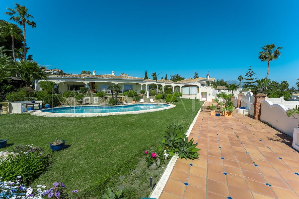 Villa for sale in Benahavis