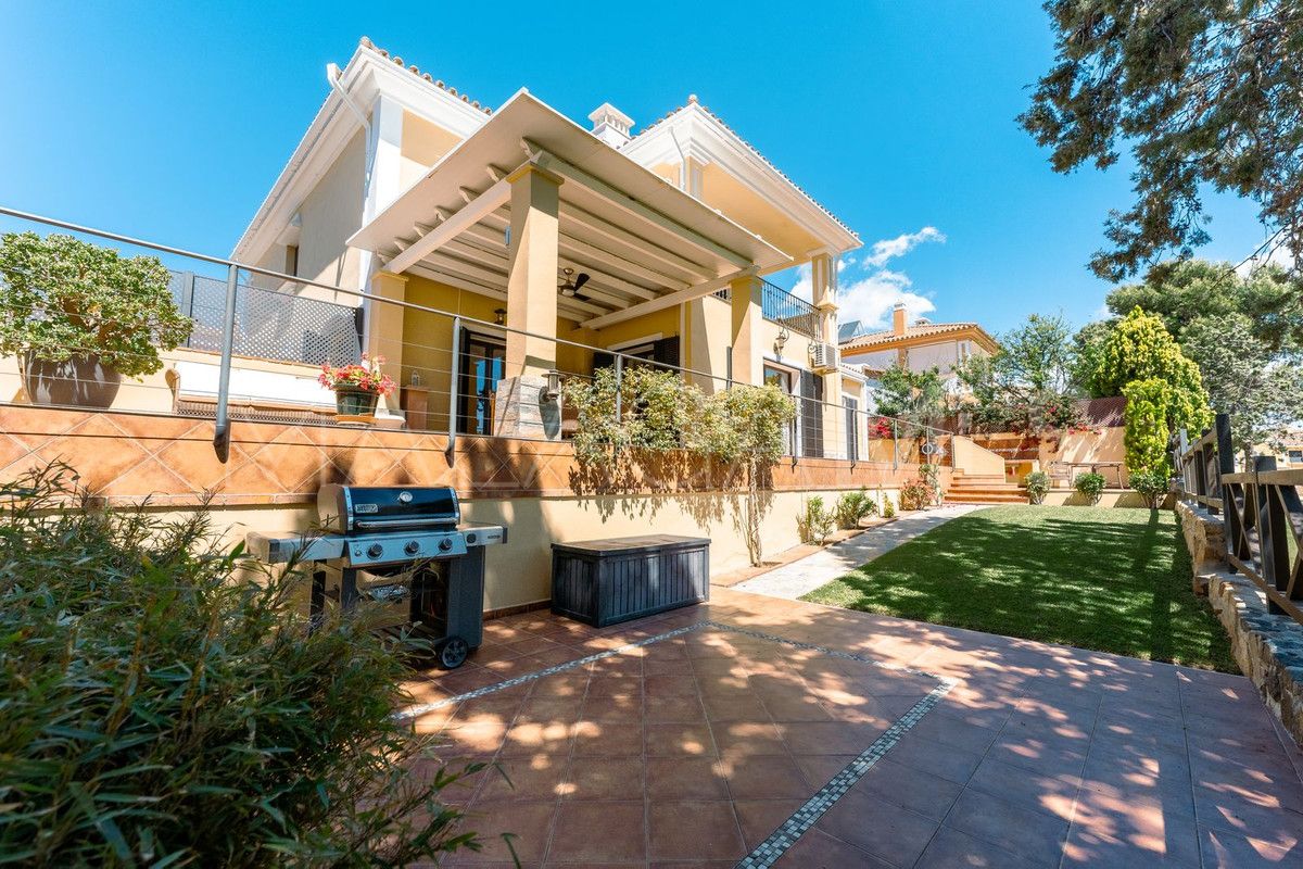 Villa for sale in Guadalmina Alta