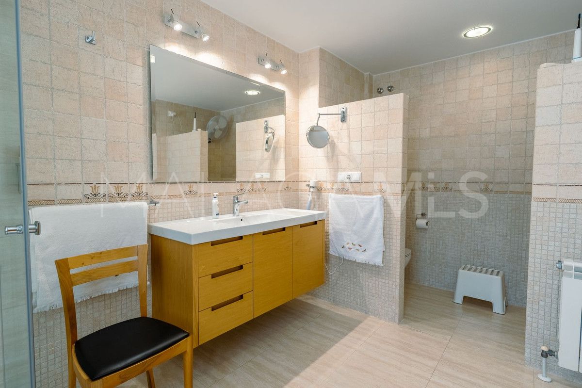 Villa for sale in Guadalmina Alta