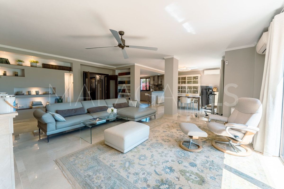 Villa for sale in Guadalmina Alta