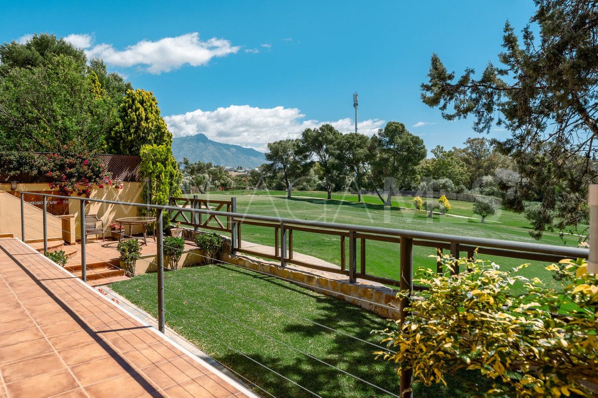 Villa for sale in Guadalmina Alta