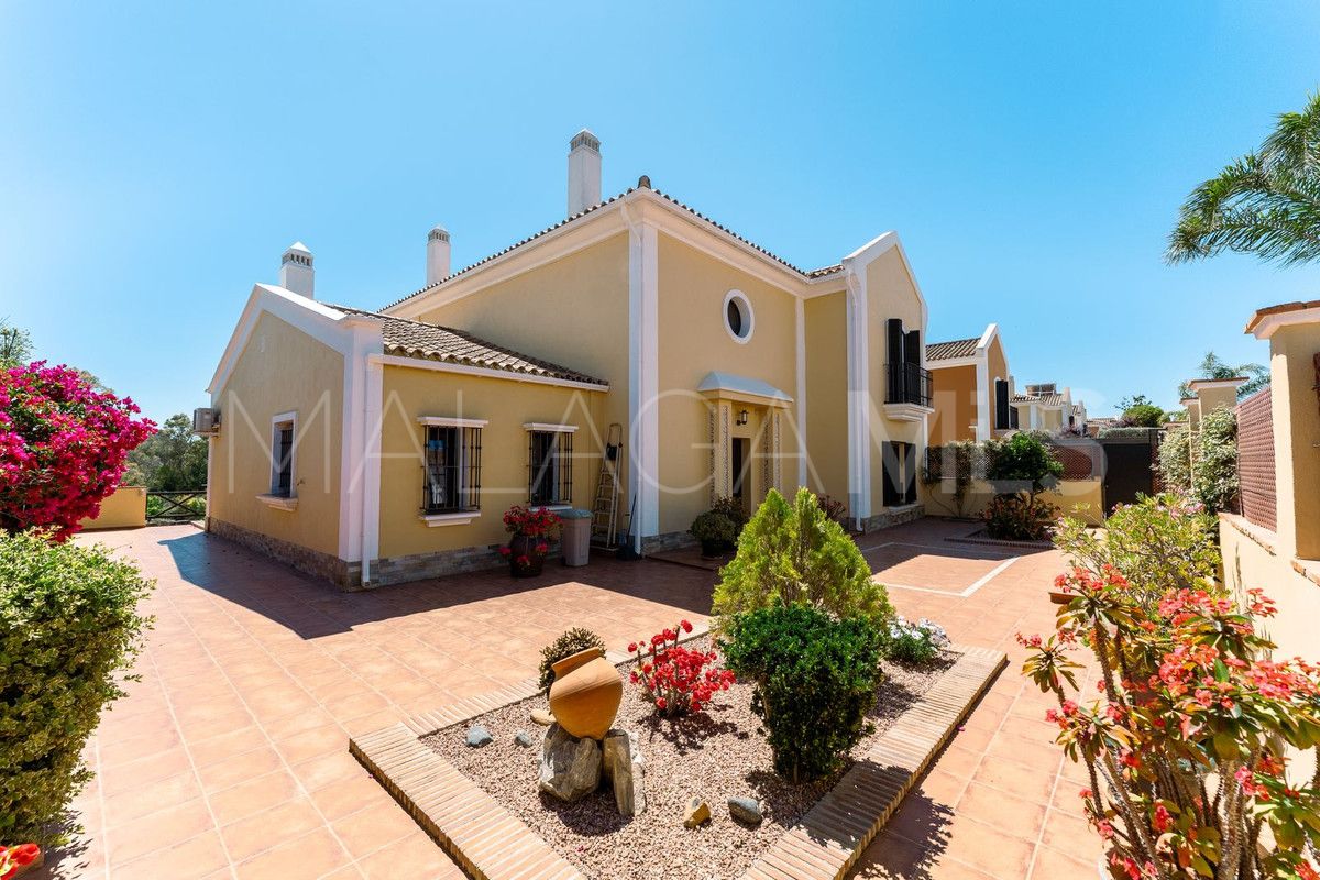 Villa for sale in Guadalmina Alta