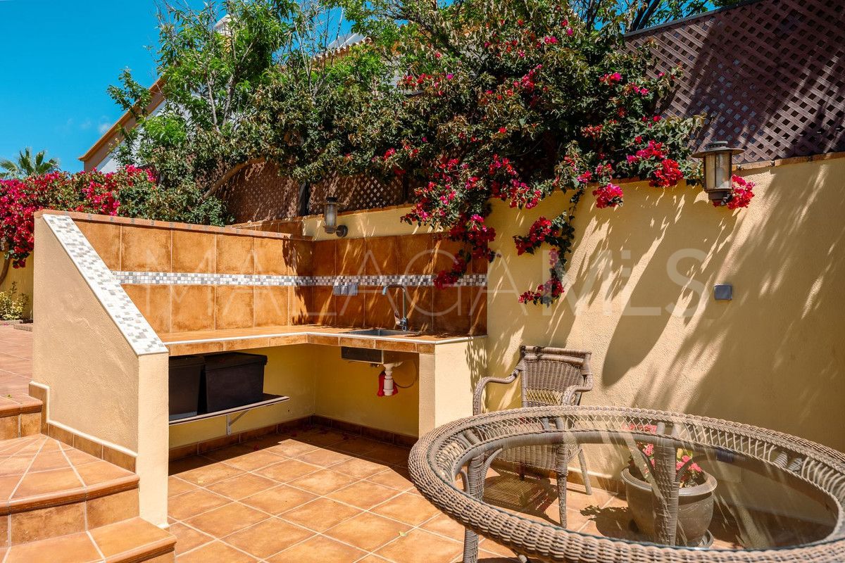 Villa for sale in Guadalmina Alta