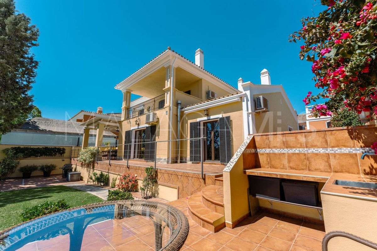 Villa for sale in Guadalmina Alta