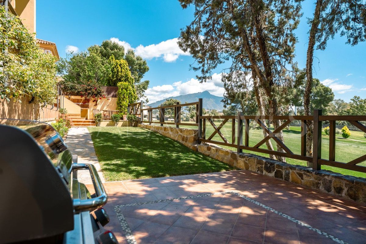 Villa for sale in Guadalmina Alta