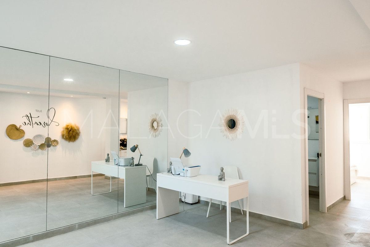 Villa for sale in Nueva Andalucia