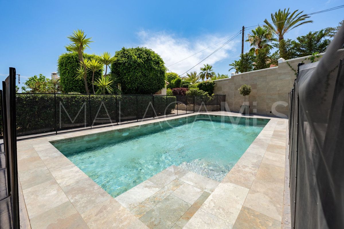 Villa for sale in El Padron