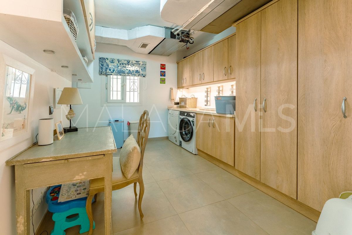 Villa for sale in El Padron