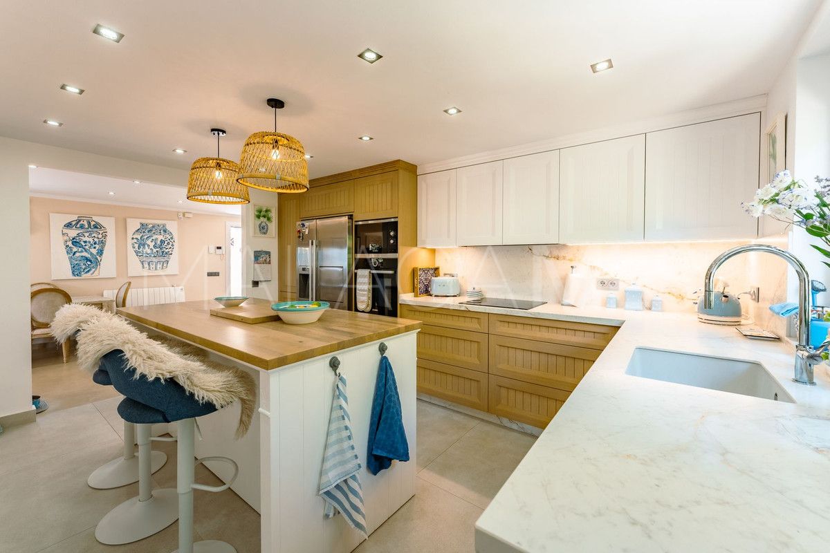 Villa for sale in El Padron