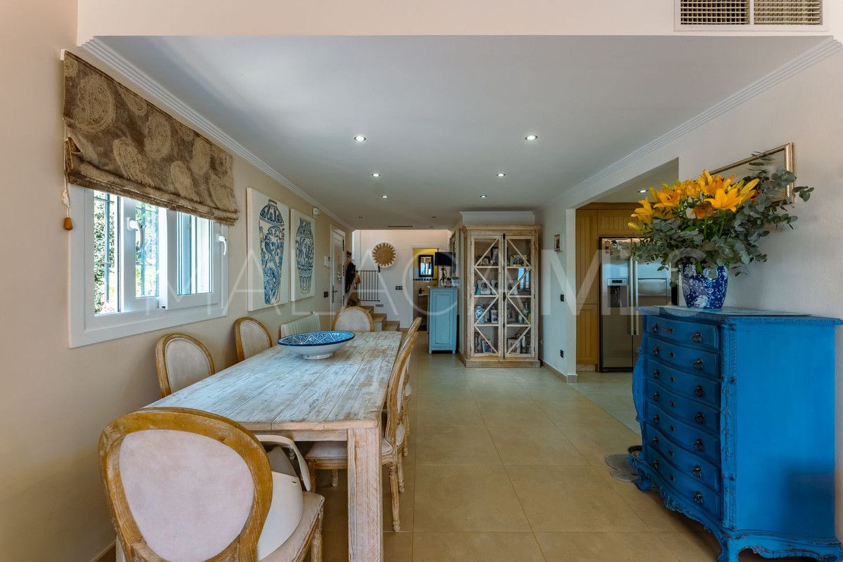 Villa for sale in El Padron