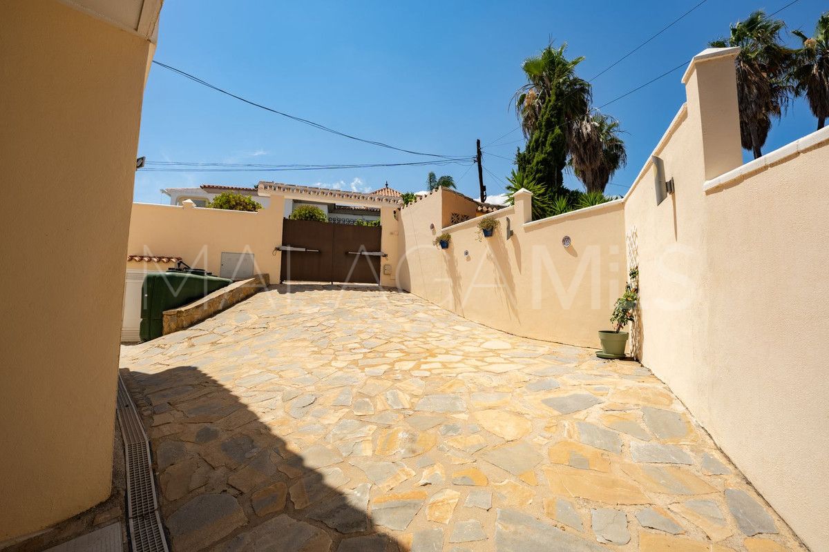 Villa for sale in El Padron