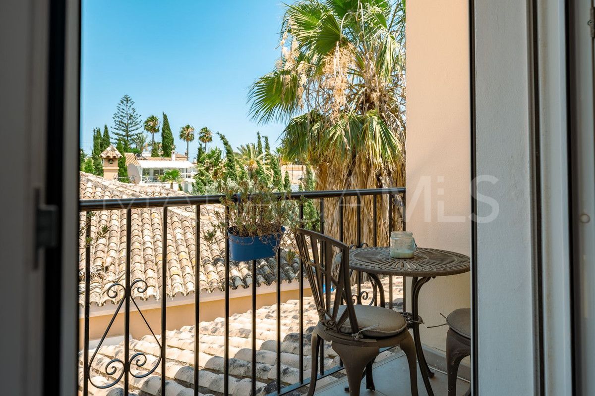 Villa for sale in El Padron