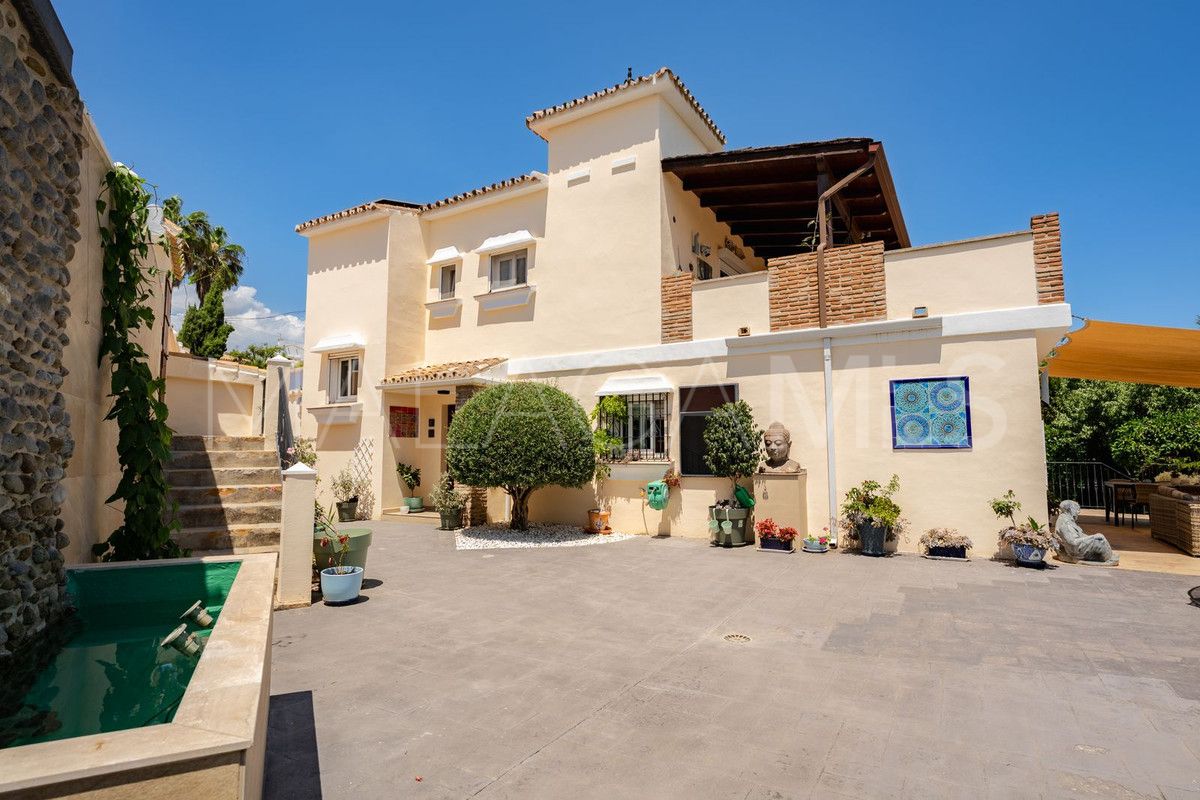 Villa for sale in El Padron
