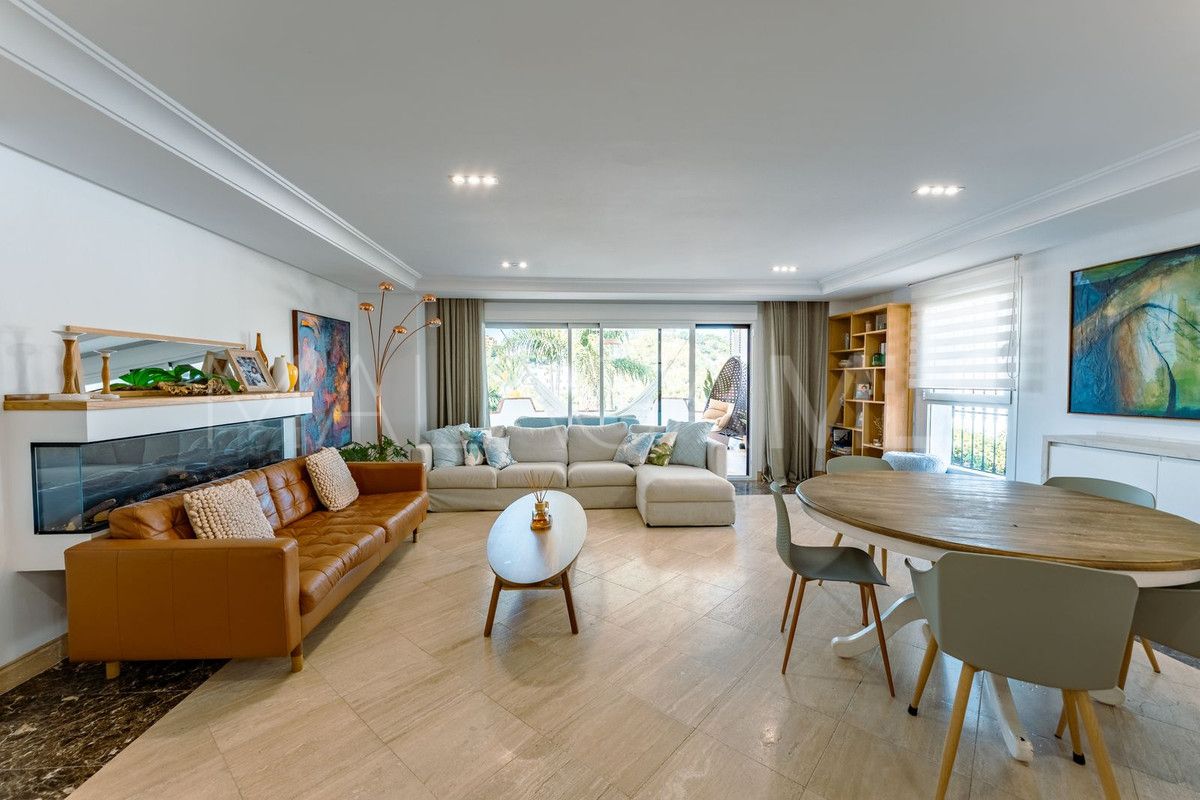 Villa with 4 bedrooms for sale in Selwo