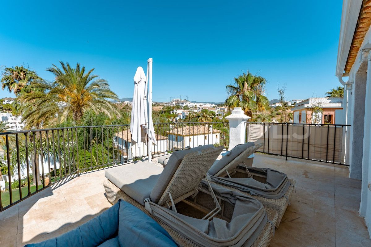Villa with 4 bedrooms for sale in Selwo