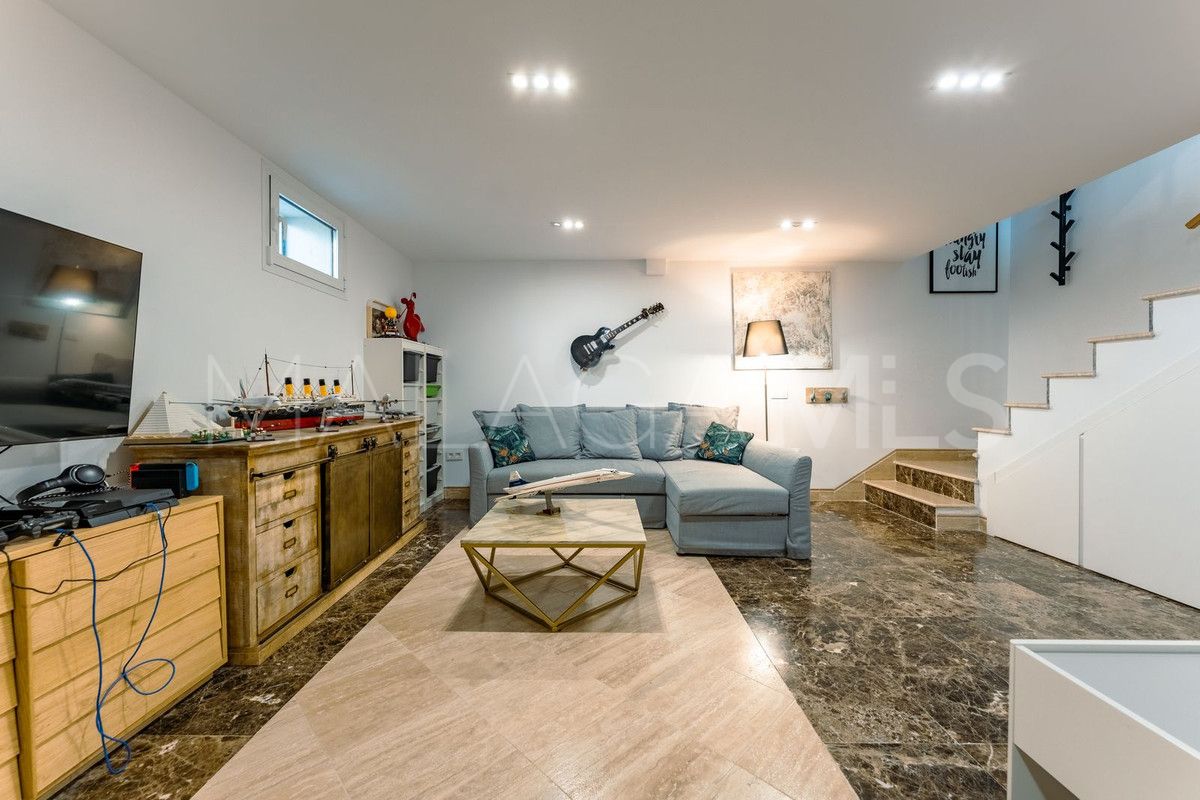 Villa with 4 bedrooms for sale in Selwo