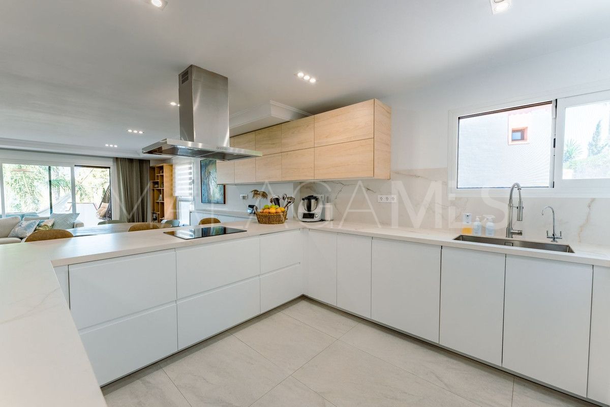 Villa with 4 bedrooms for sale in Selwo