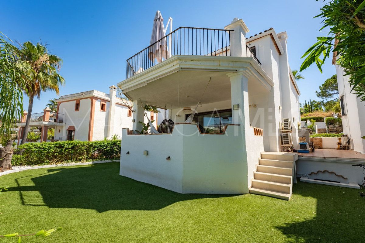 Villa with 4 bedrooms for sale in Selwo
