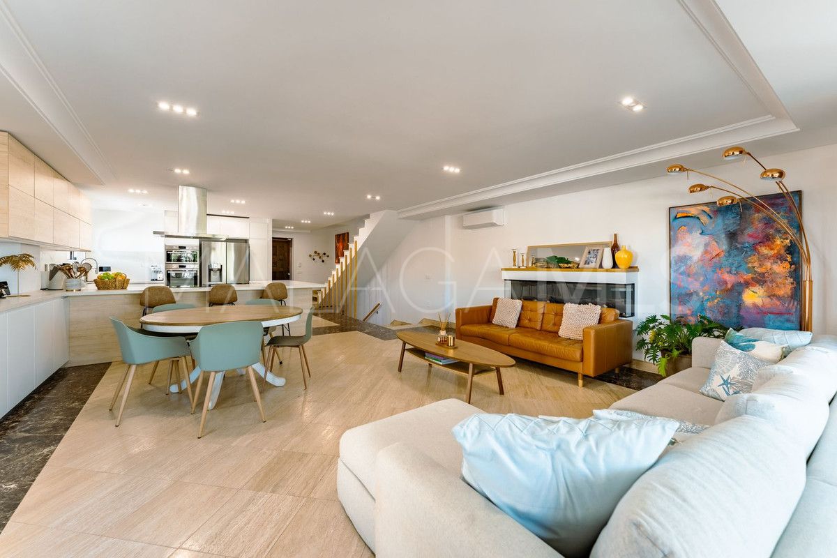 Villa with 4 bedrooms for sale in Selwo