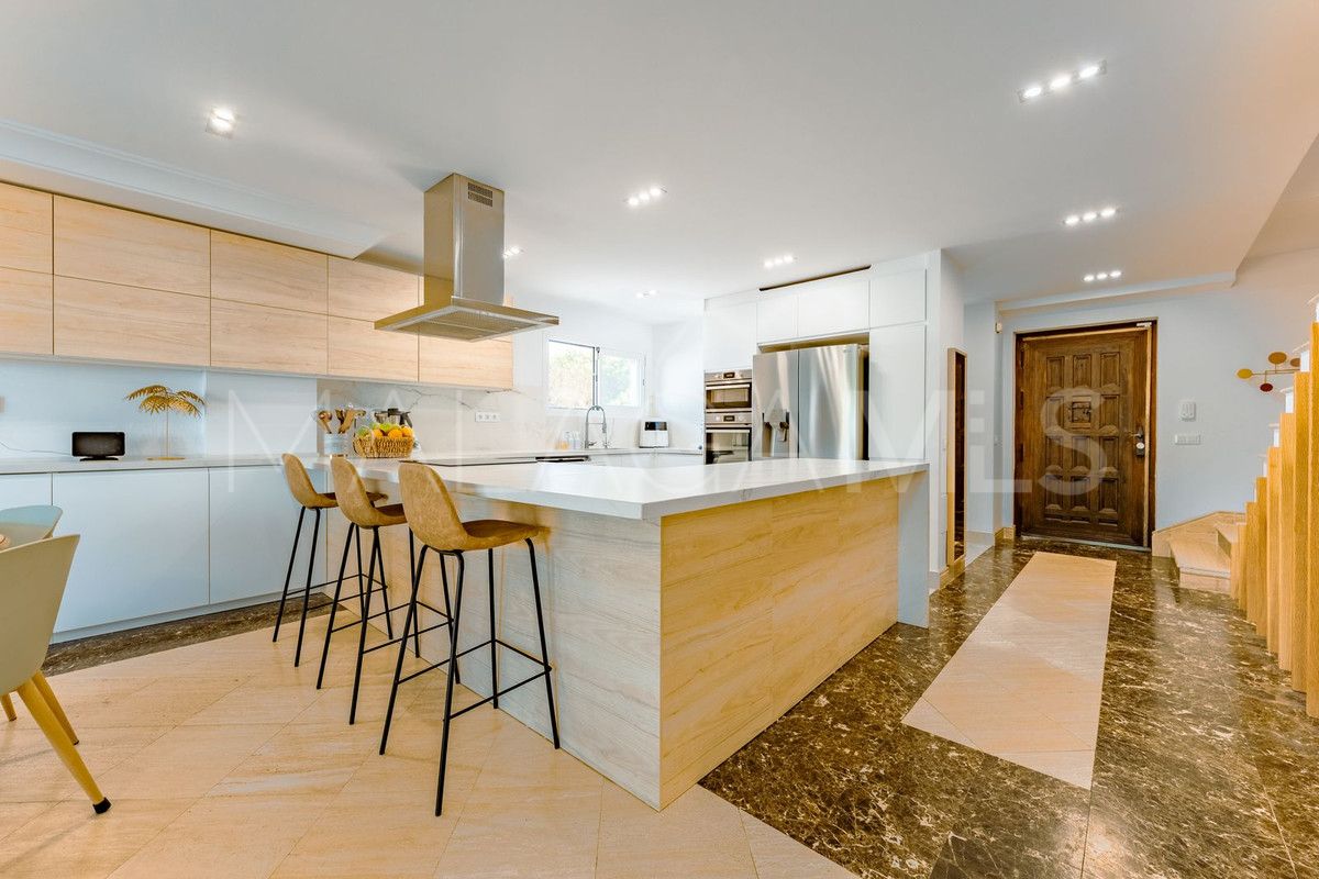 Villa with 4 bedrooms for sale in Selwo