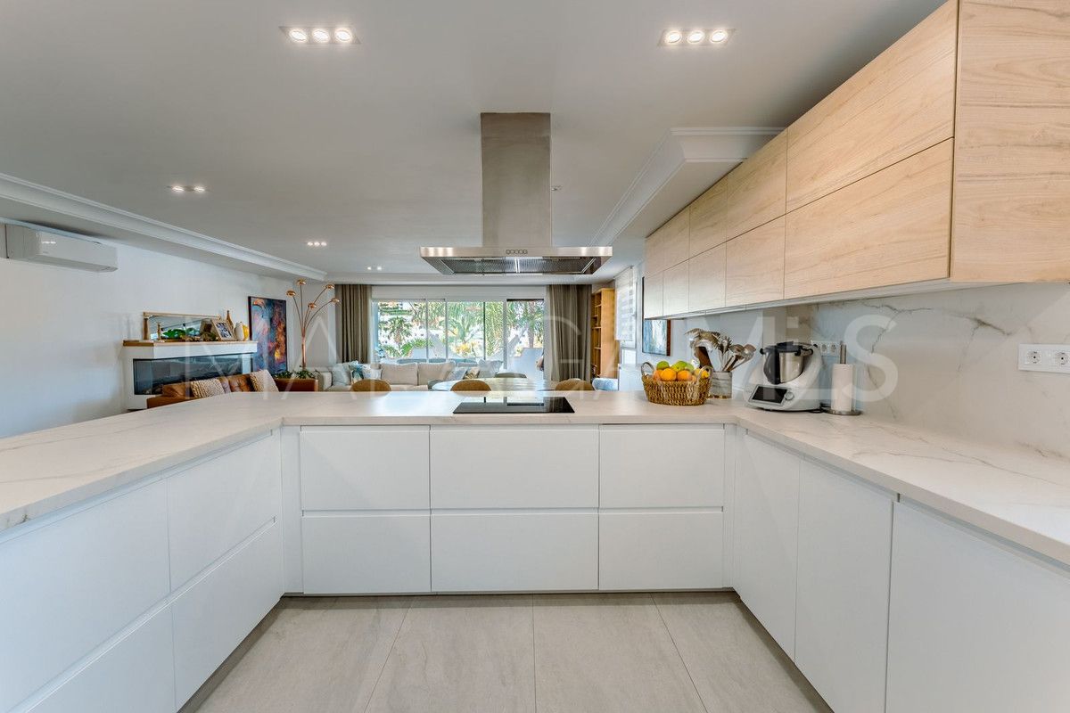 Villa with 4 bedrooms for sale in Selwo