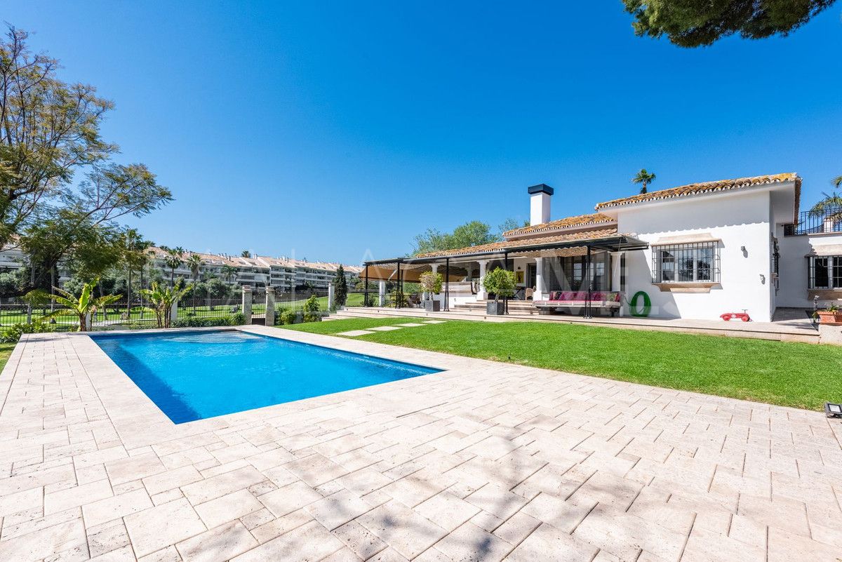Villa for sale in San Pedro de Alcantara