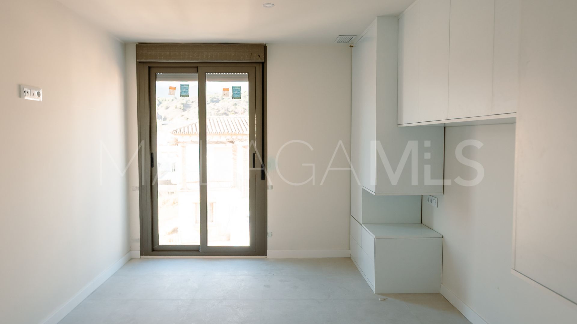 For sale duplex penthouse in Avda de Andalucia - Sierra de Estepona with 2 bedrooms