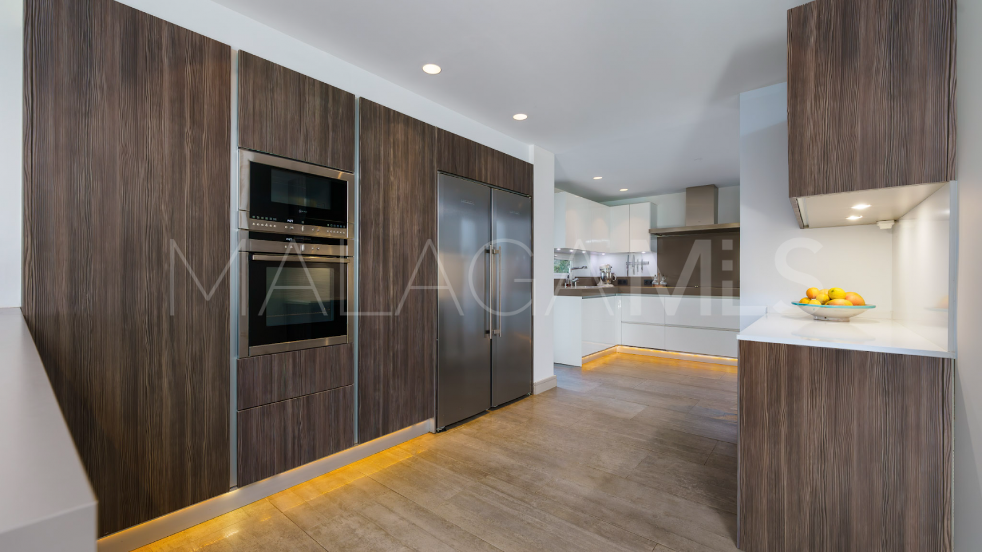 5 bedrooms Nueva Andalucia villa for sale