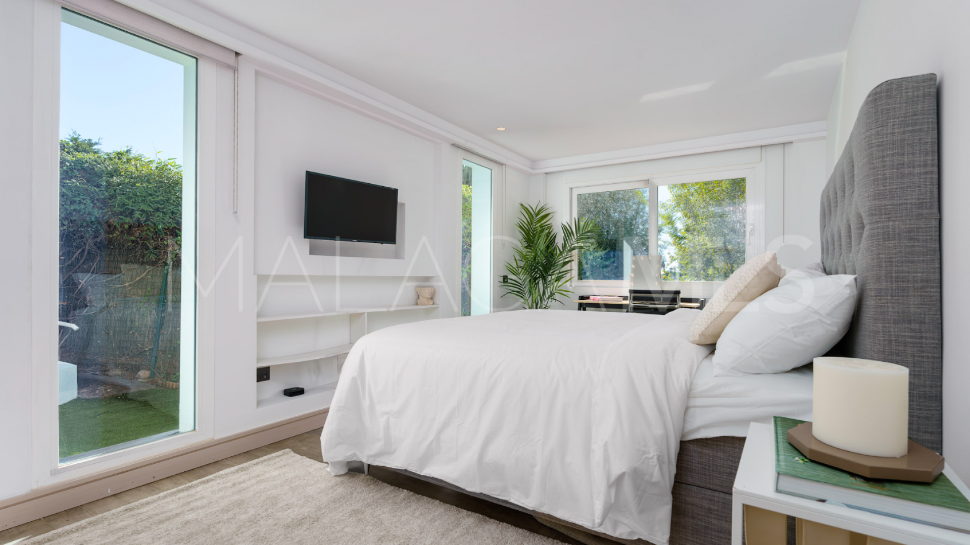 5 bedrooms Nueva Andalucia villa for sale