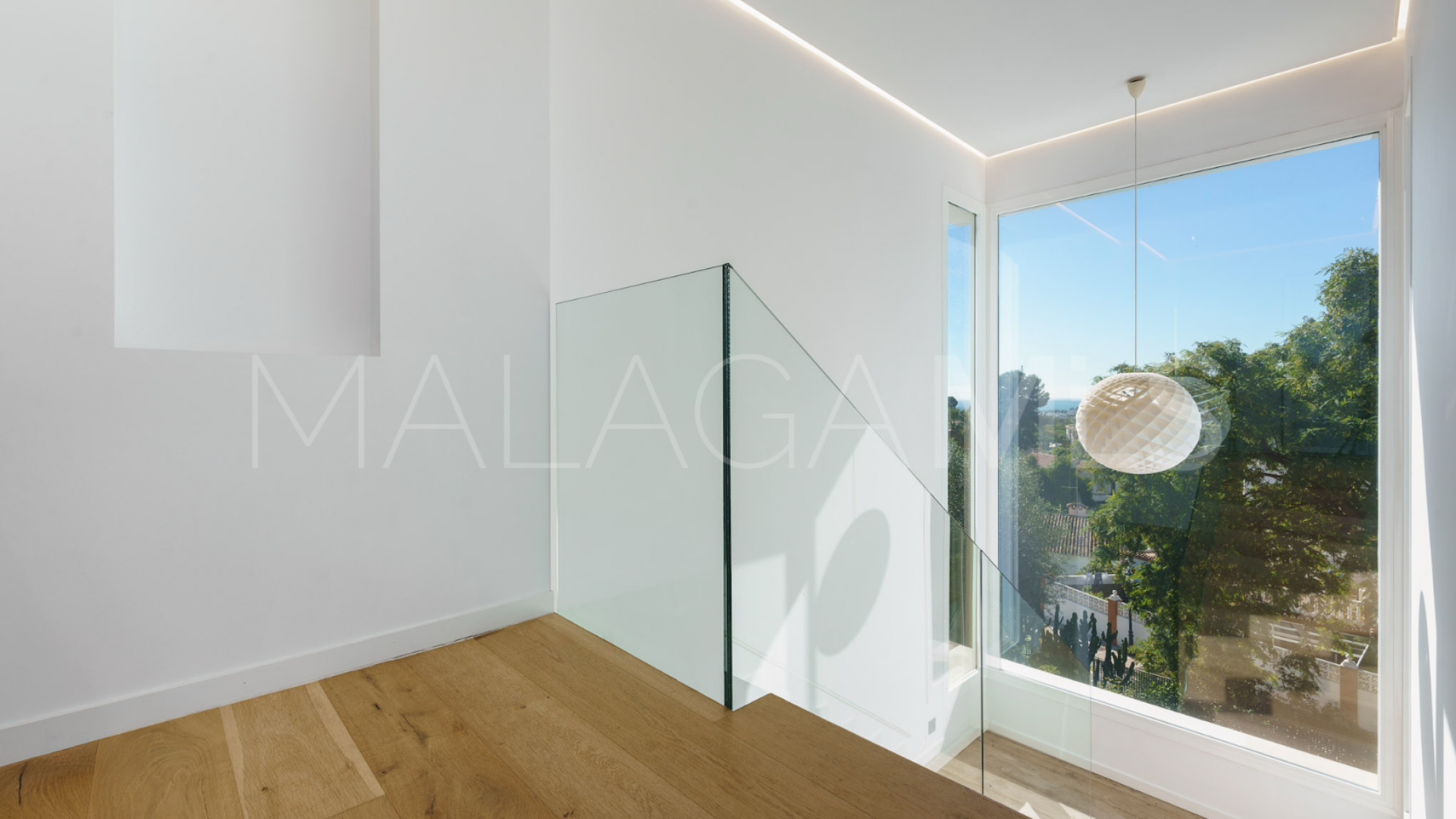 5 bedrooms Nueva Andalucia villa for sale