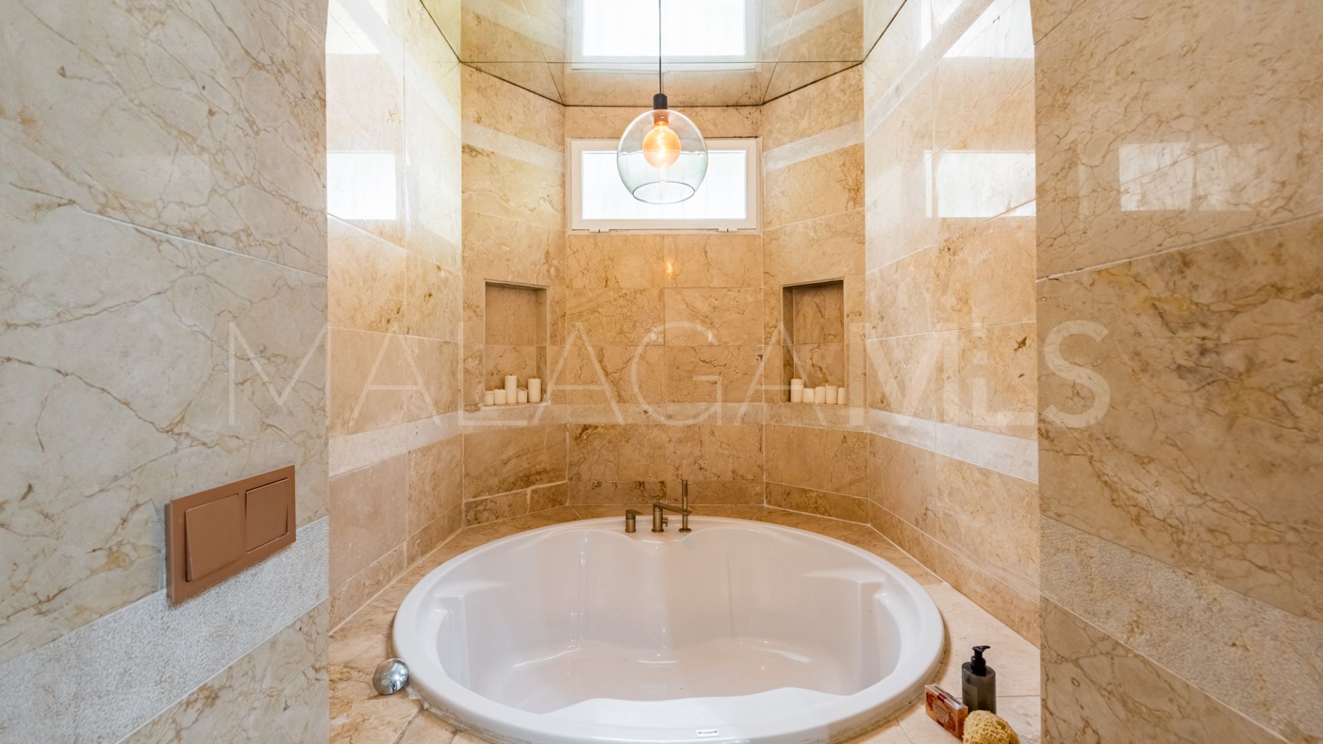 Haus for sale in Nueva Andalucia