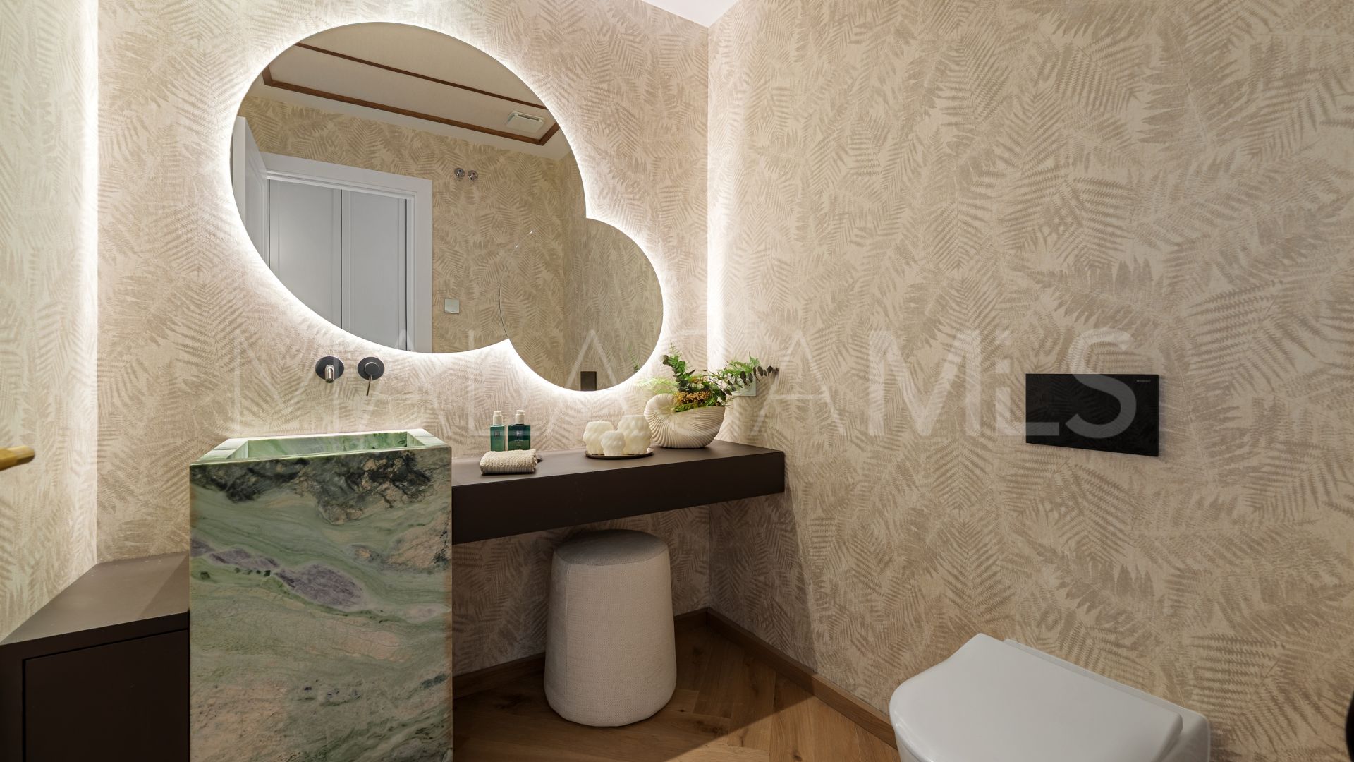 Villa a la venta in The Hills with 5 bedrooms