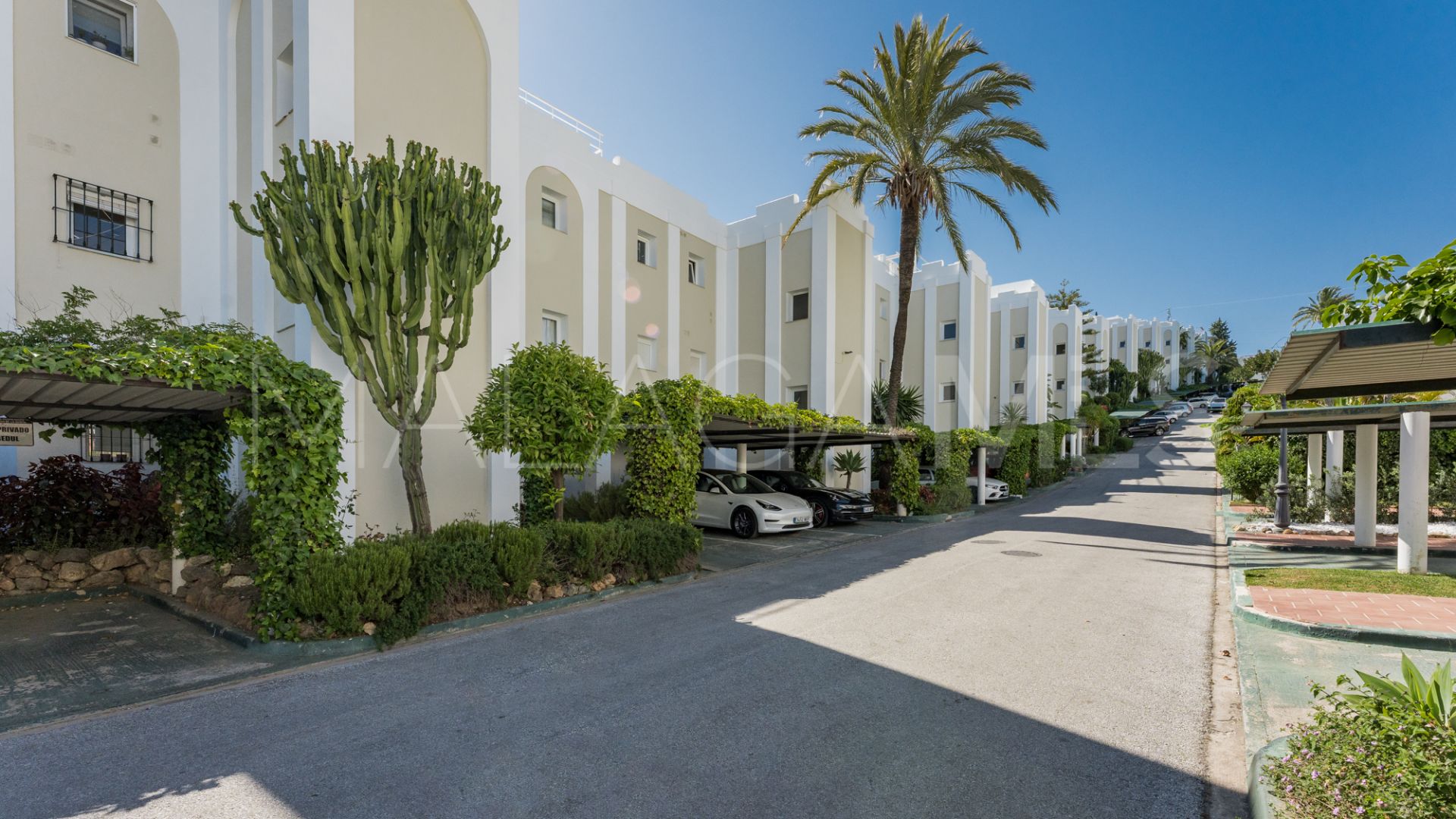 For sale La Quinta 3 bedrooms ground floor apartment