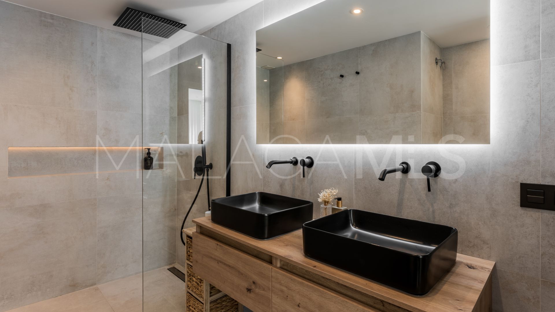 For sale La Quinta 3 bedrooms ground floor apartment
