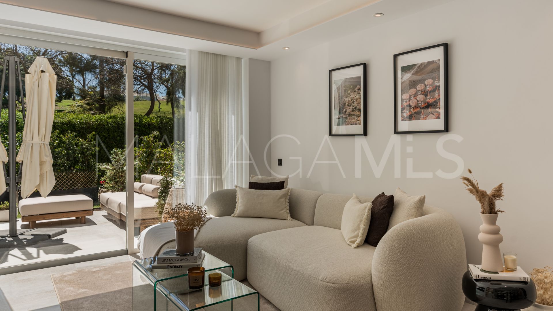 For sale La Quinta 3 bedrooms ground floor apartment