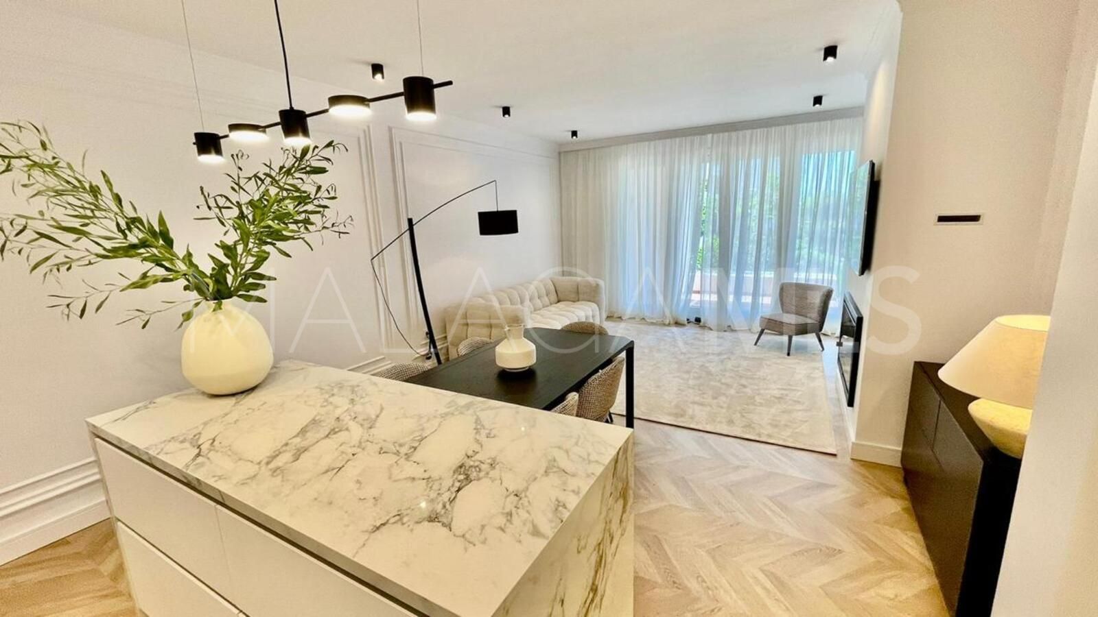 Se vende apartamento planta baja in Estepona