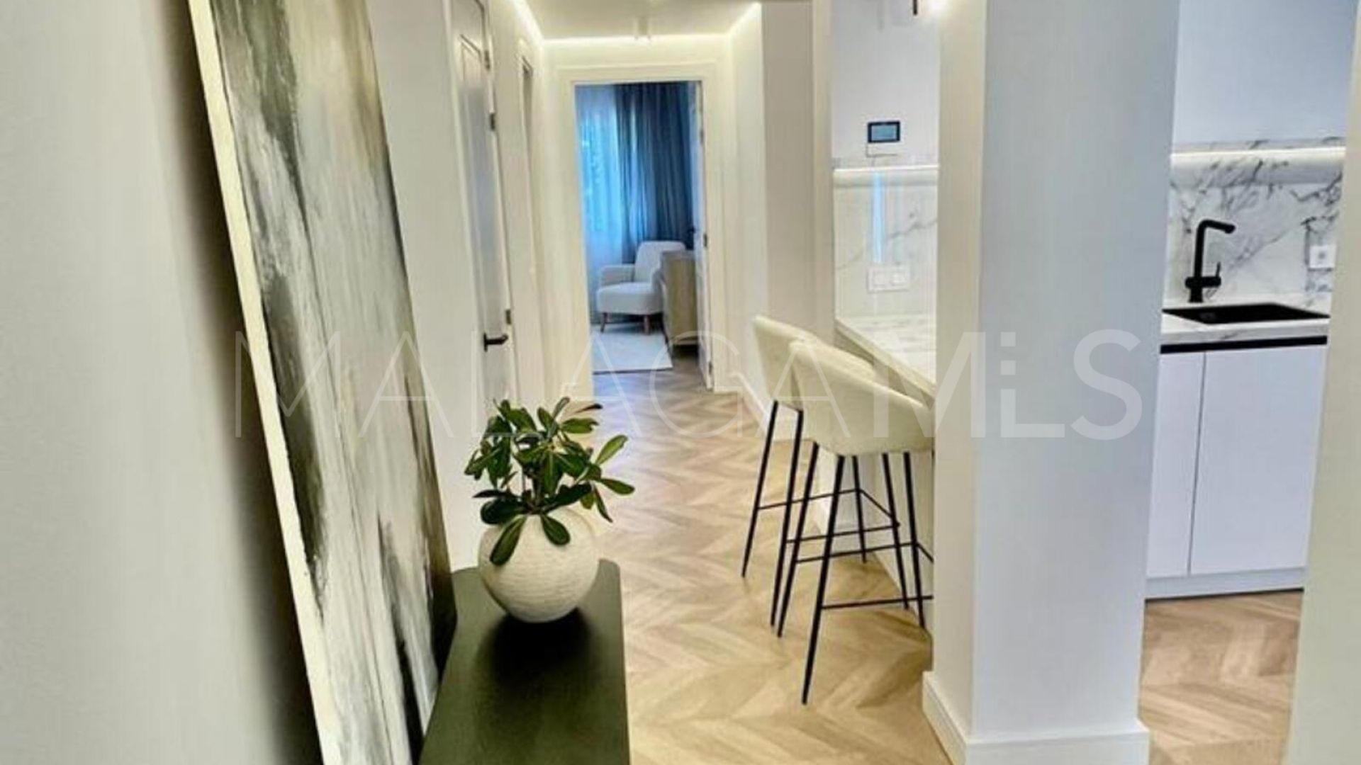 Se vende apartamento planta baja in Estepona