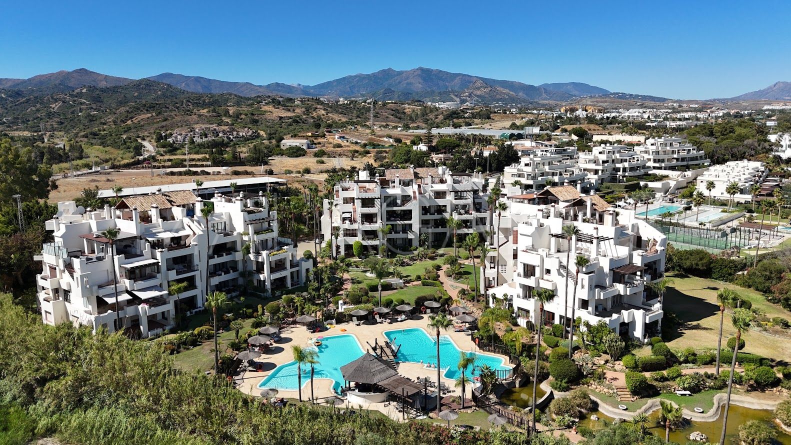 Se vende apartamento planta baja in Estepona