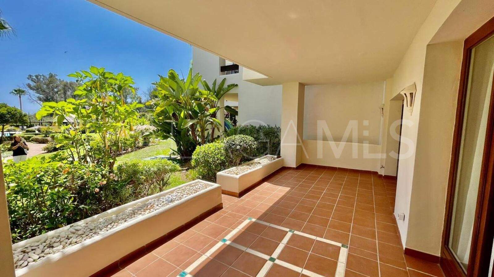 Se vende apartamento planta baja in Estepona