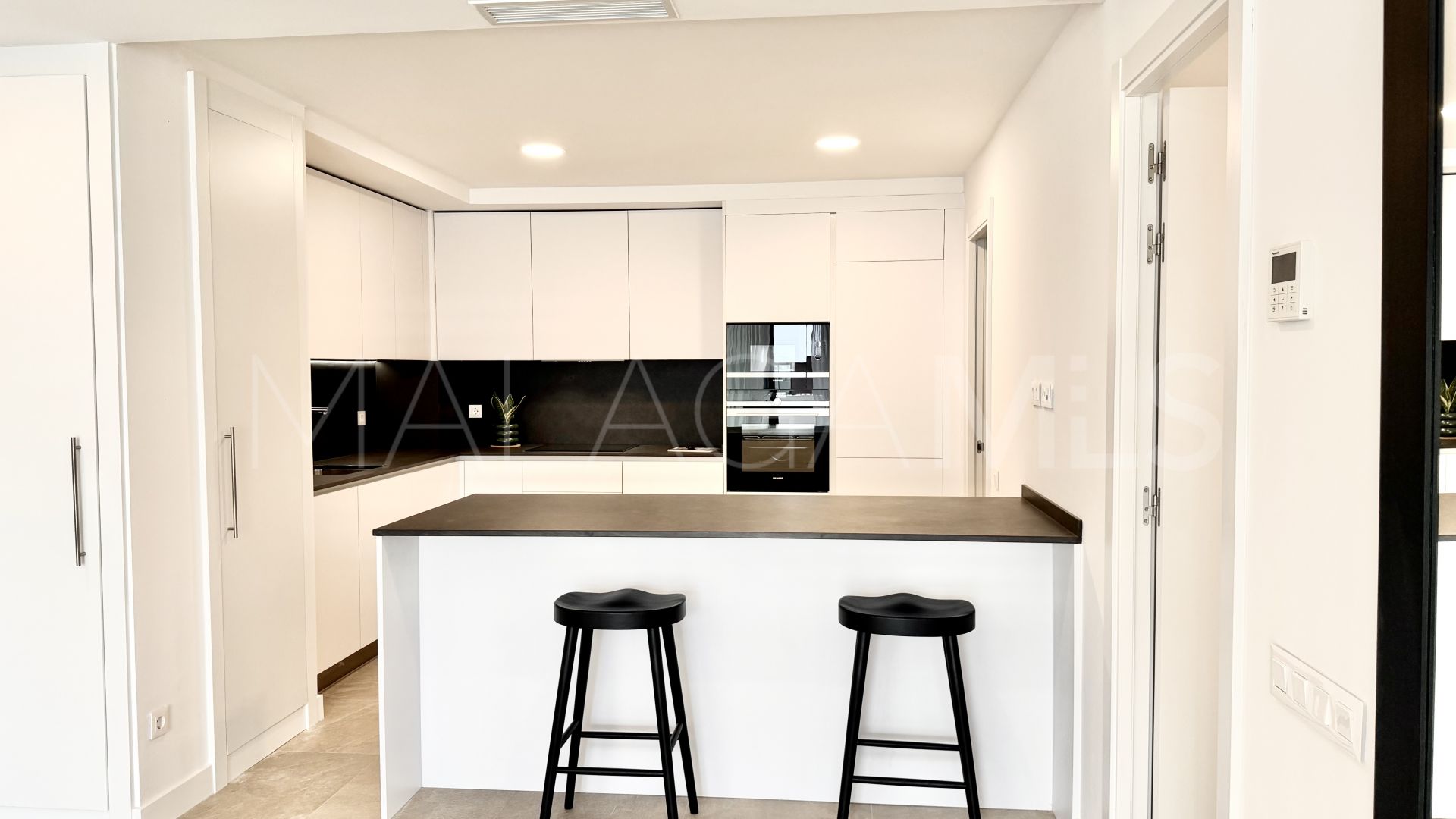 Ground floor apartment with 2 bedrooms for sale in Estepona Town