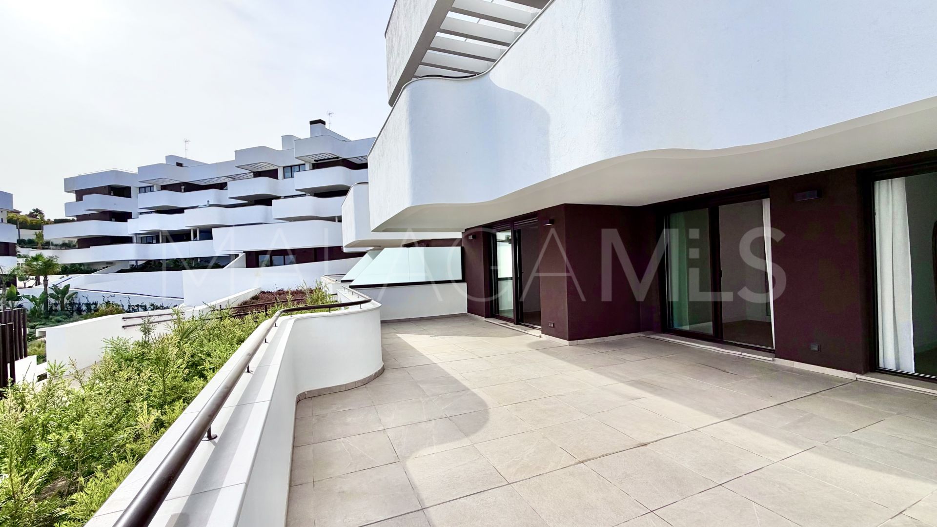 Ground floor apartment with 2 bedrooms for sale in Estepona Town